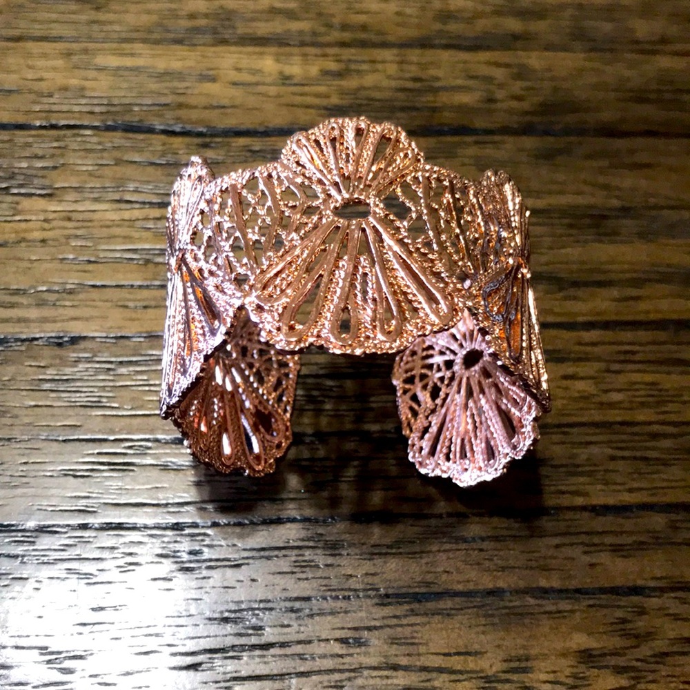 Stella & Dot Vintage Lace Rose Gold Bangel
